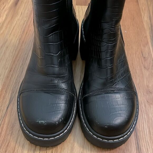 Sorel Joan Now Black Leather Crocodile Pull-On Chelsea Ankle Boots size 7.5 - Picture 4 of 9